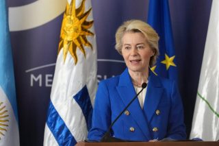 «Προσωρινό» πραξικόπημα για τη Mercosur